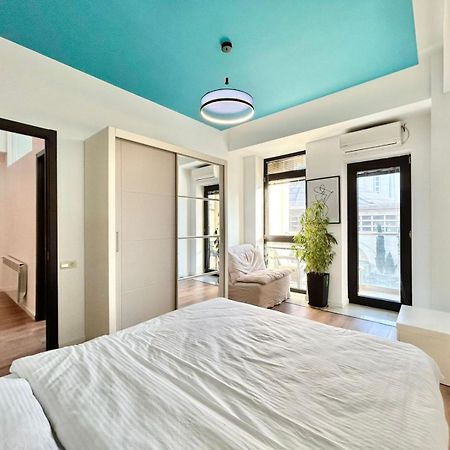 City Center - Next To Holiday Inn -2Br Apartment ティビリシ エクステリア 写真