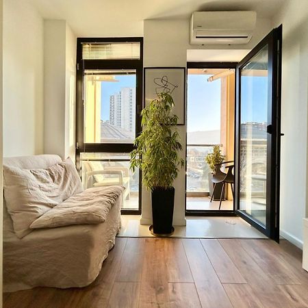 City Center - Next To Holiday Inn -2Br Apartment ティビリシ エクステリア 写真