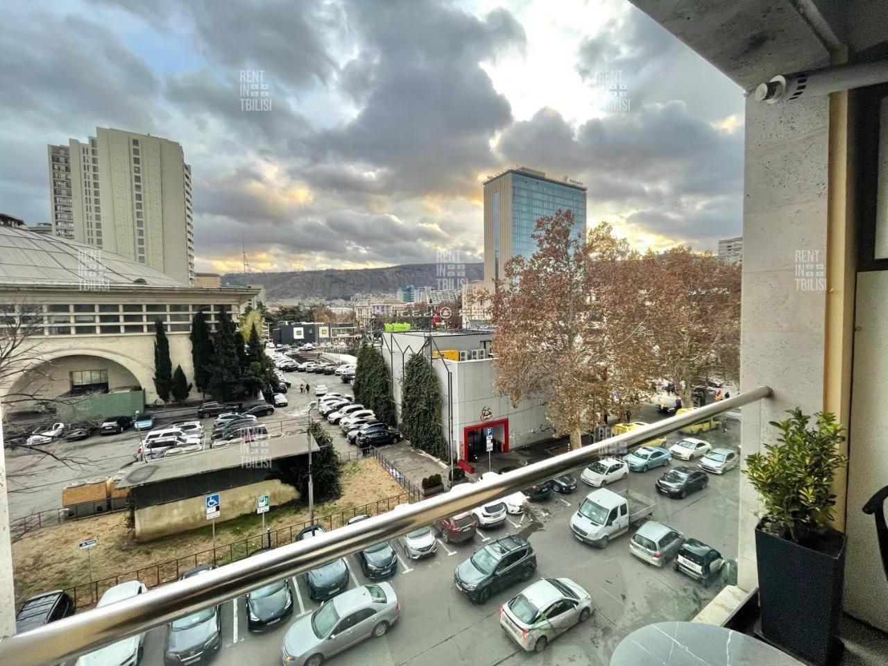 City Center - Next To Holiday Inn -2Br Apartment ティビリシ エクステリア 写真