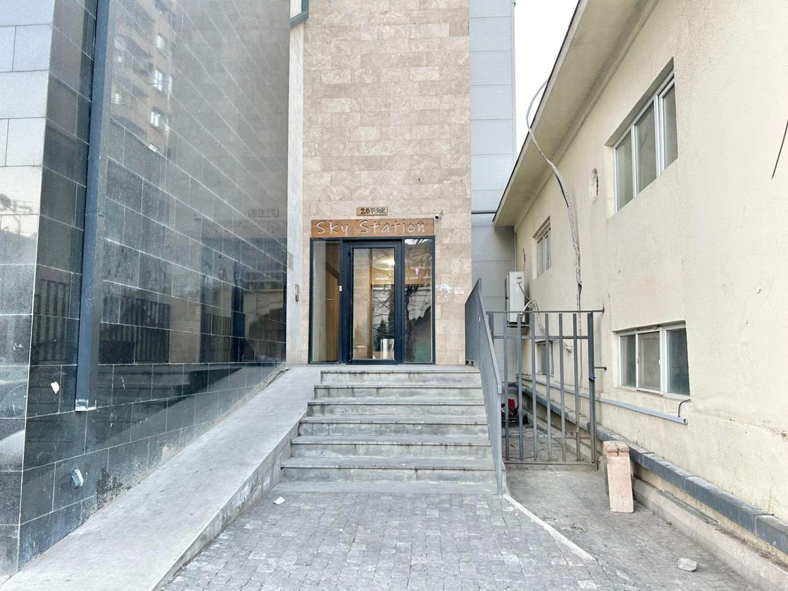 City Center - Next To Holiday Inn -2Br Apartment ティビリシ エクステリア 写真