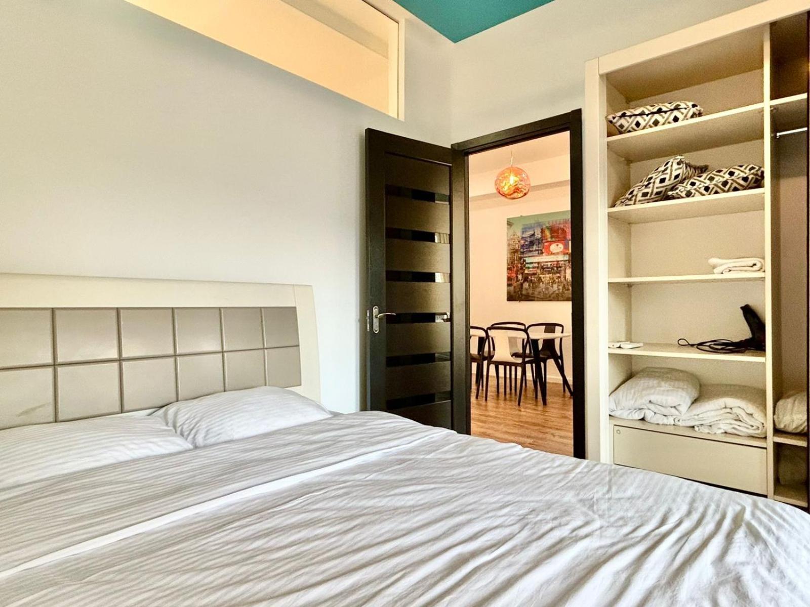 City Center - Next To Holiday Inn -2Br Apartment ティビリシ エクステリア 写真