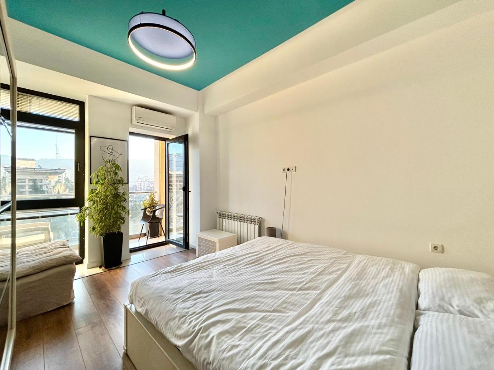 City Center - Next To Holiday Inn -2Br Apartment ティビリシ エクステリア 写真