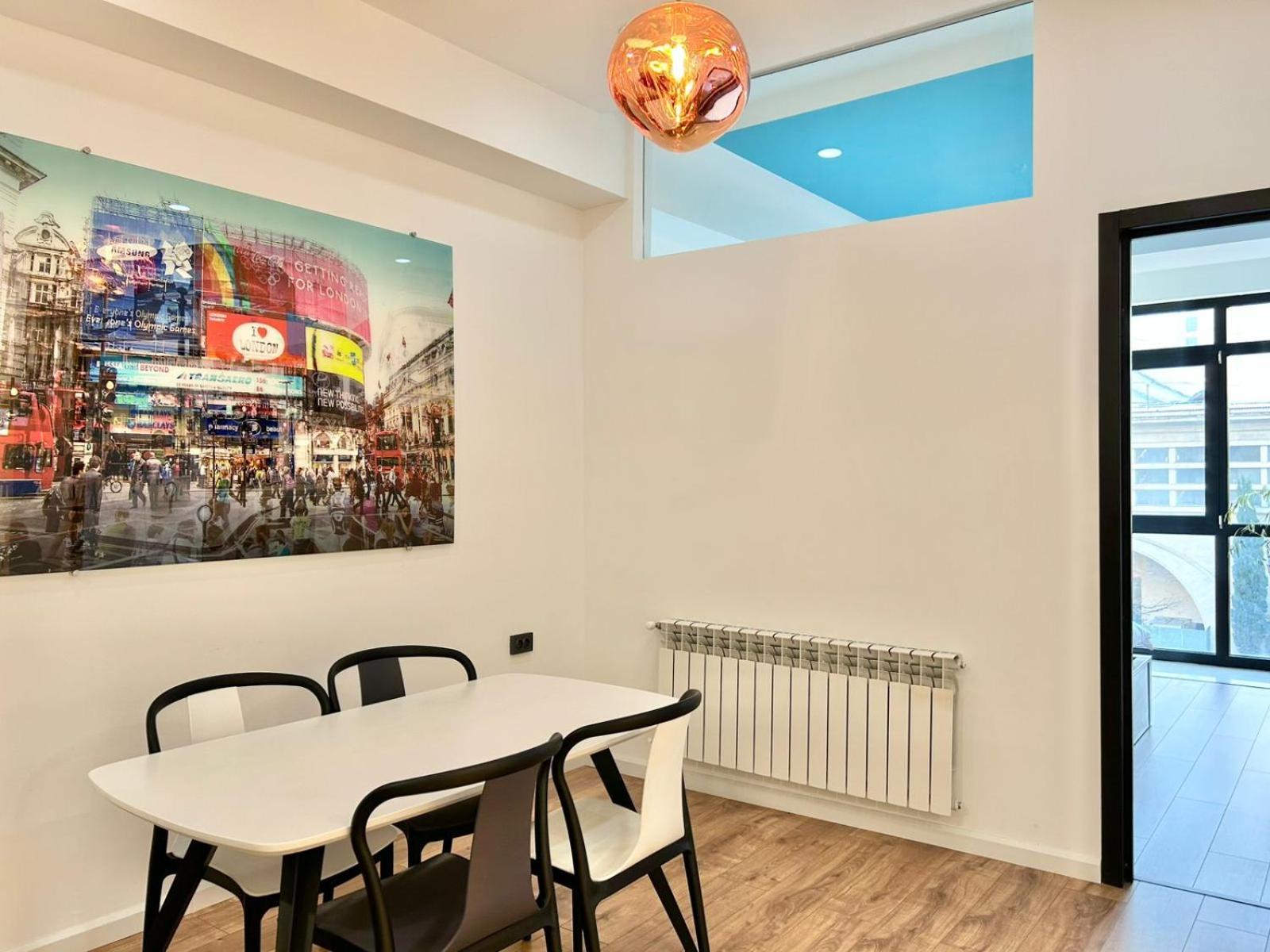 City Center - Next To Holiday Inn -2Br Apartment ティビリシ エクステリア 写真