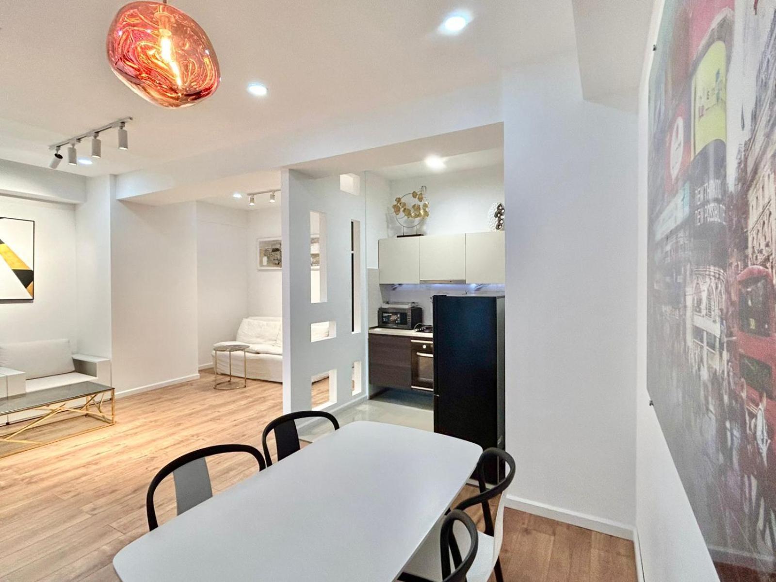 City Center - Next To Holiday Inn -2Br Apartment ティビリシ エクステリア 写真