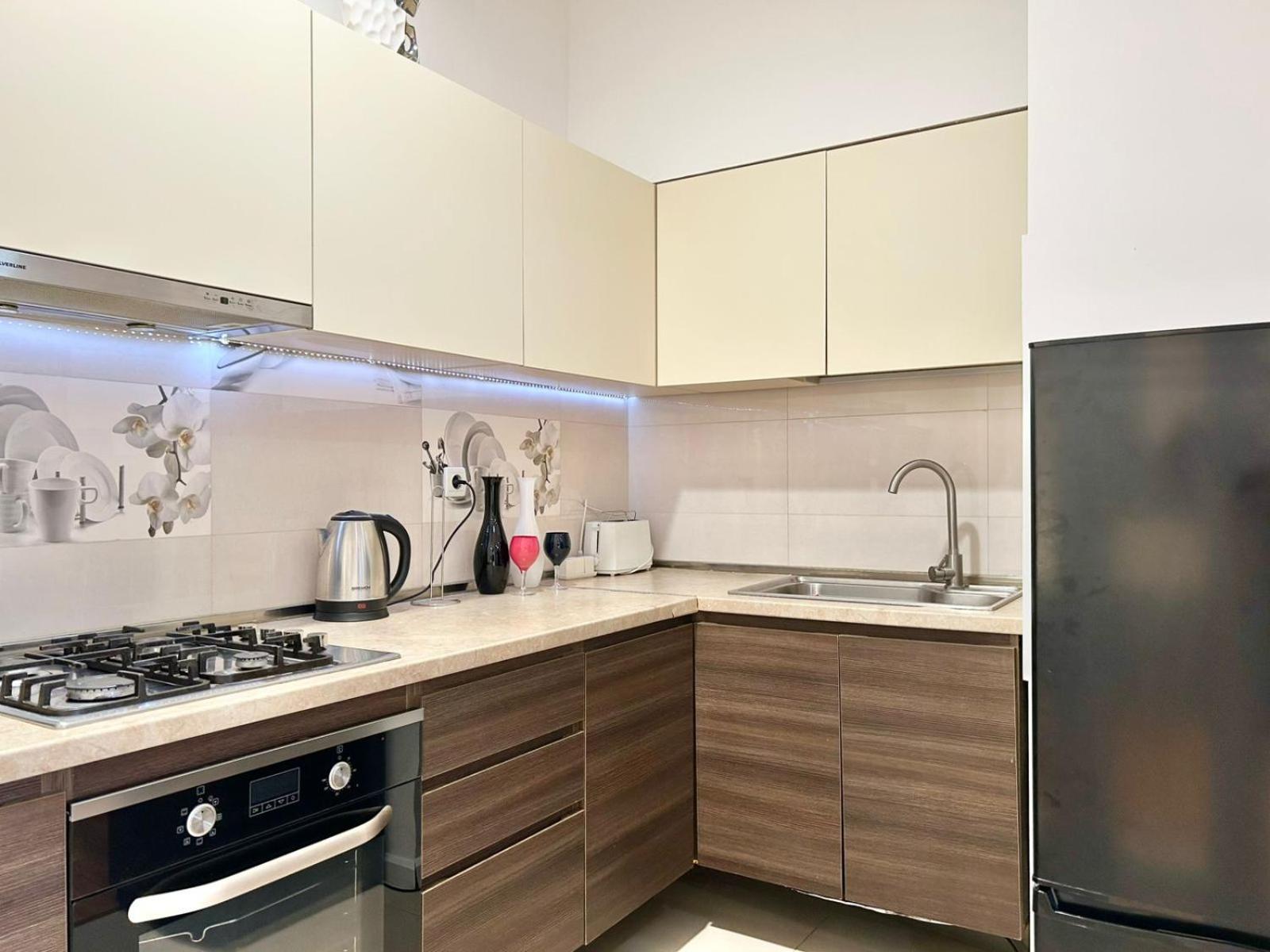 City Center - Next To Holiday Inn -2Br Apartment ティビリシ エクステリア 写真