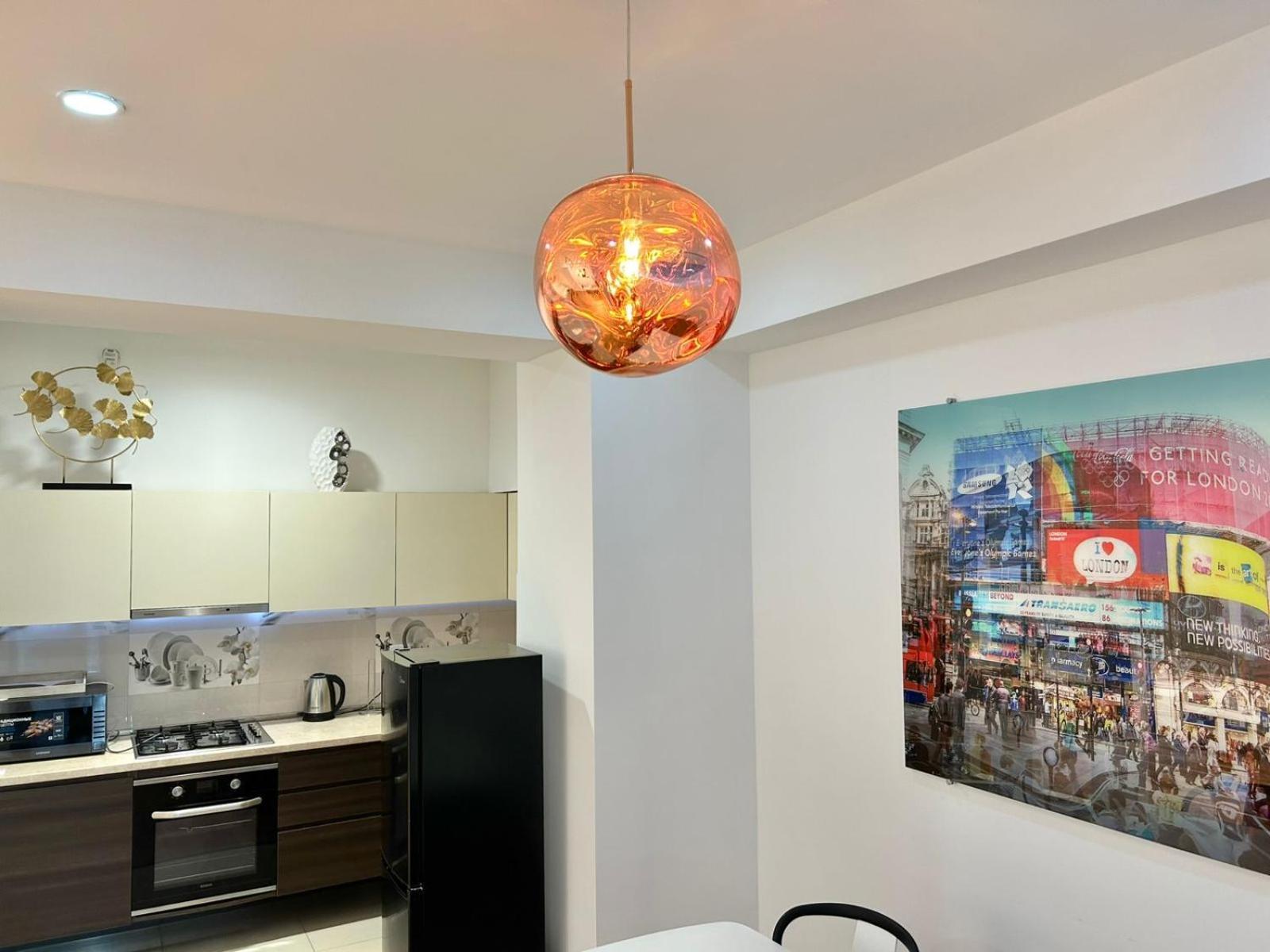 City Center - Next To Holiday Inn -2Br Apartment ティビリシ エクステリア 写真