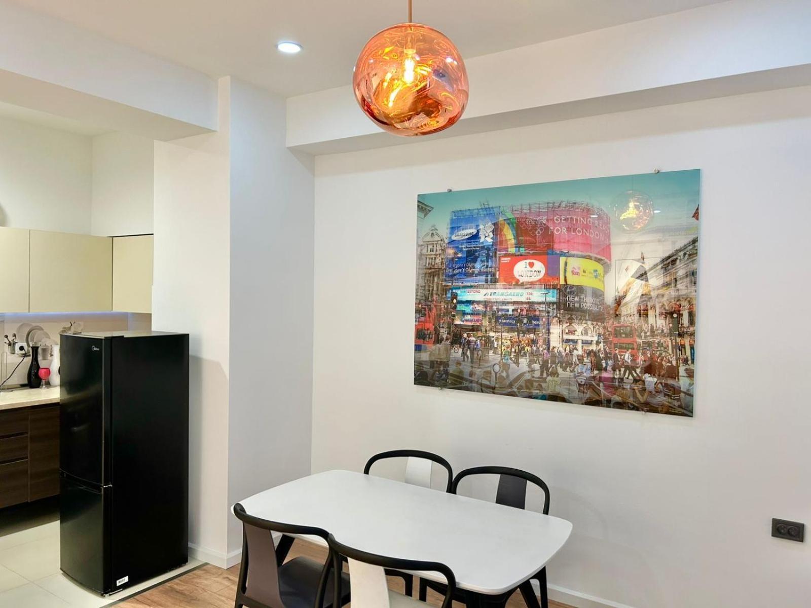 City Center - Next To Holiday Inn -2Br Apartment ティビリシ エクステリア 写真