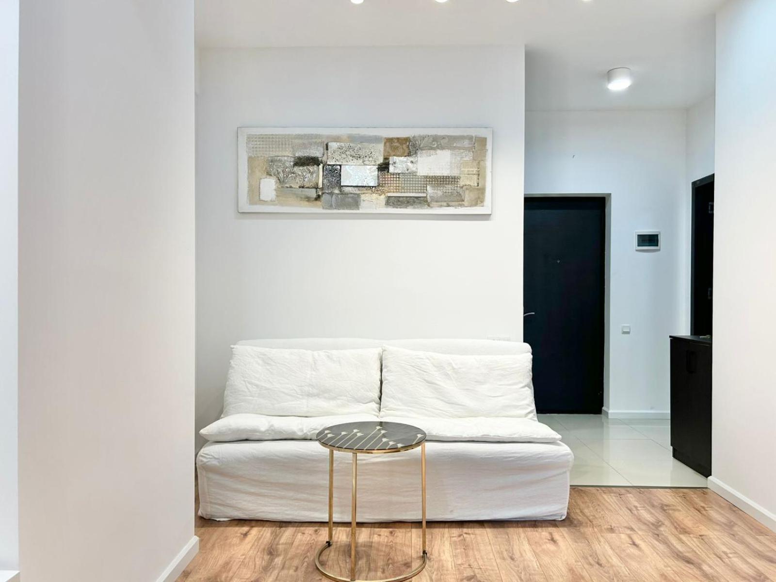 City Center - Next To Holiday Inn -2Br Apartment ティビリシ エクステリア 写真