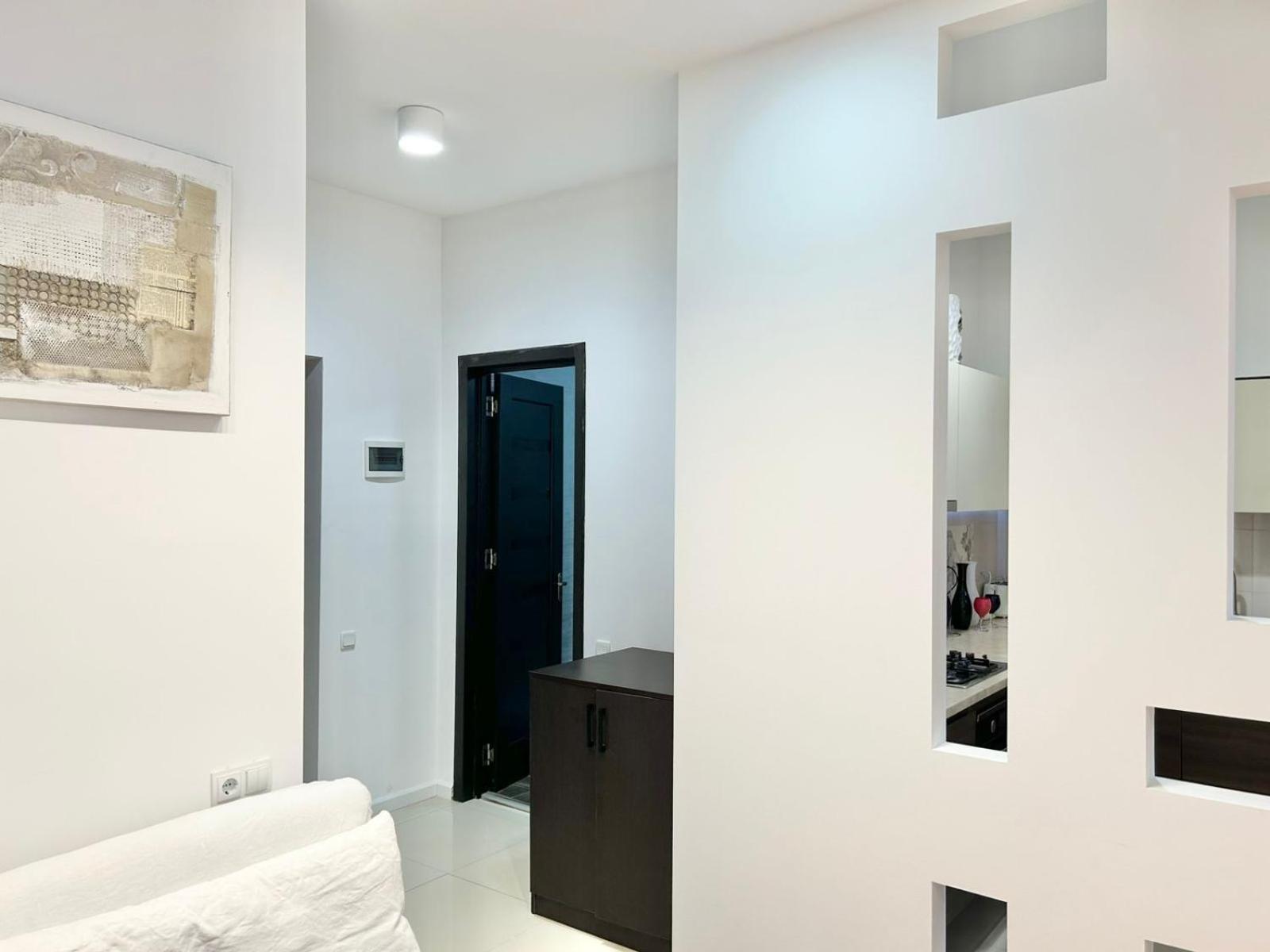 City Center - Next To Holiday Inn -2Br Apartment ティビリシ エクステリア 写真